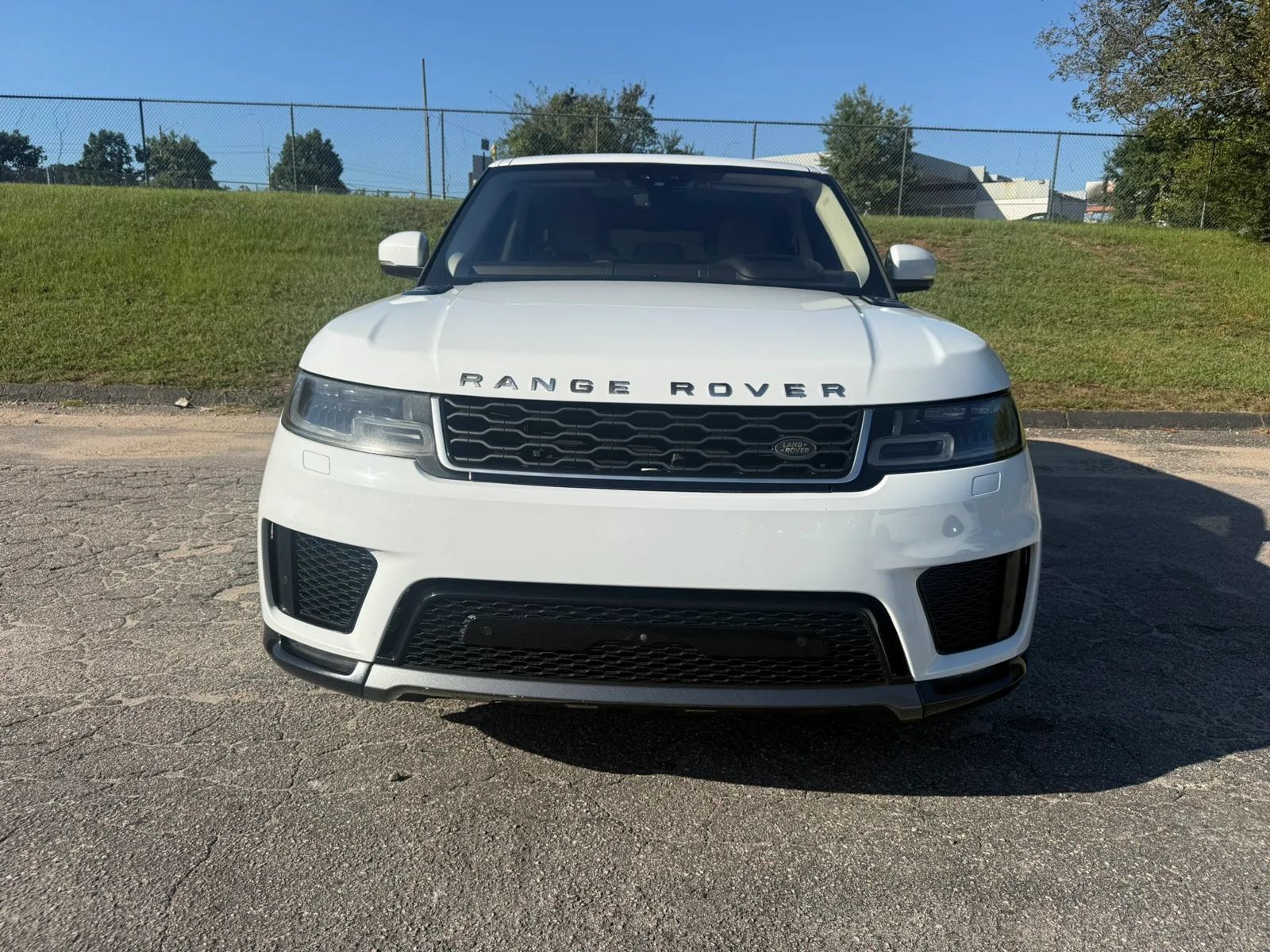 Used 2018 Land Rover Range Rover Sport HSE AWD/4WD image 3