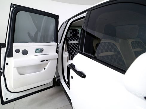 Used 2026 Rolls-Royce Cullinan image 29