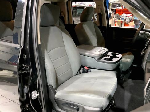 Used 2018 RAM 1500 Express w/ Black Ram 1500 Express Group image 9