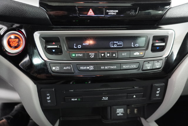 Used 2017 Honda Pilot Touring image 29