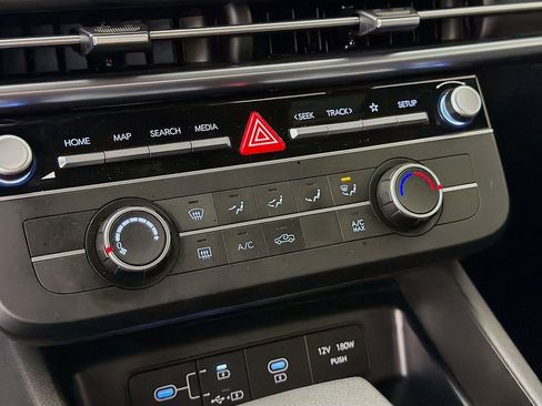 Used 2025 Hyundai Santa Cruz SE image 18