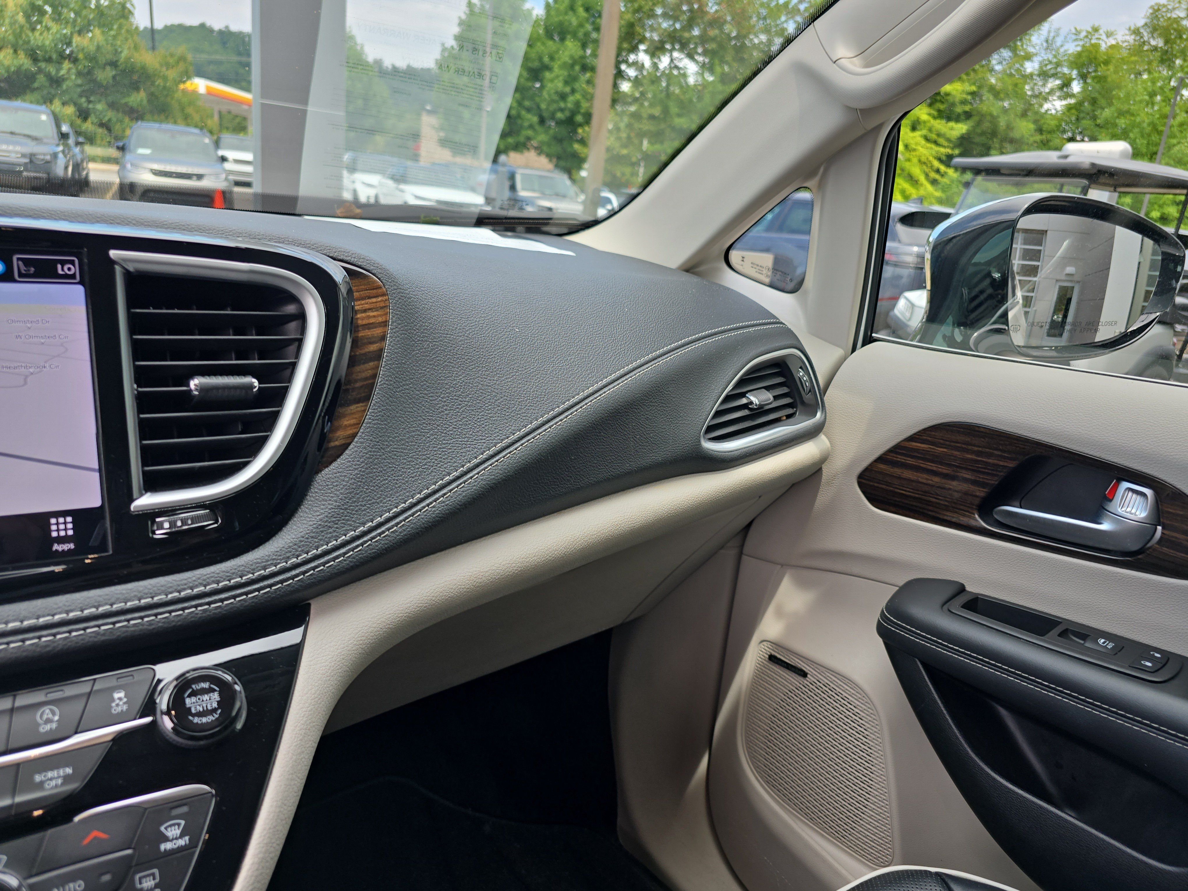 Used 2023 Chrysler Pacifica Limited w/ Uconnect Theater Family Group AWD/4WD image 23