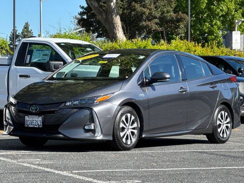 Used 2020 Toyota Prius Prime Limited FWD image 9