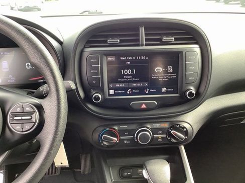 Used 2024 Kia Soul LX w/ Option Group 015 image 17