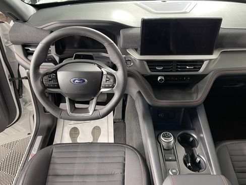 Used 2026 Ford Explorer ST-Line w/ ST-Line Street Pack AWD/4WD image 11