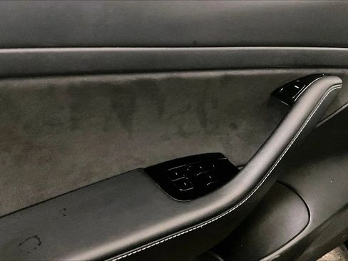 Used 2020 Tesla Model 3 Standard Range Plus image 22