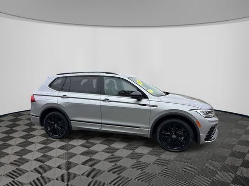 Used 2022 Volkswagen Tiguan SE R-Line AWD/4WD image 6