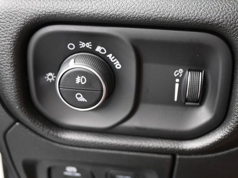 New 2026 RAM 1500 Express AWD/4WD image 27