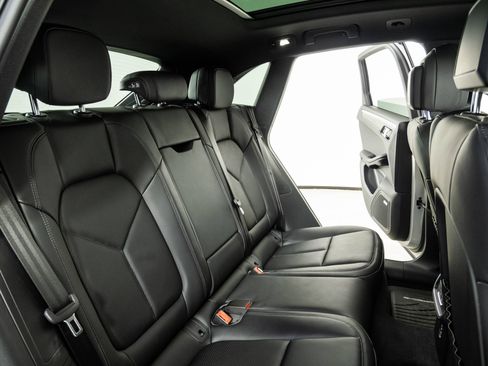 New 2026 Porsche Macan AWD/4WD image 23