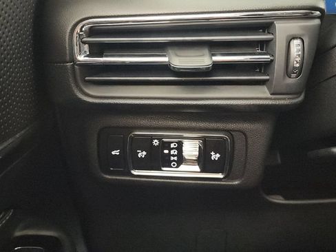 Used 2023 Lincoln Corsair AWD image 22