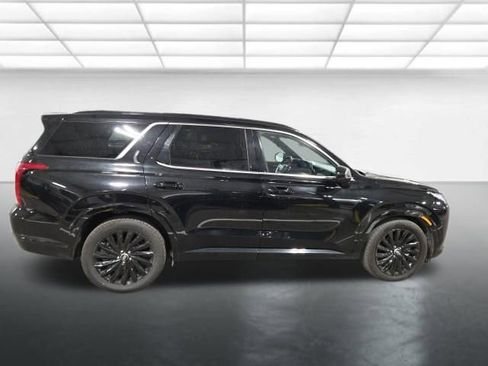 Used 2024 Hyundai Palisade Calligraphy image 3