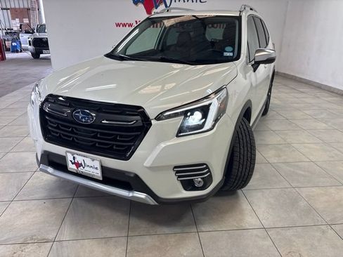 Used 2022 Subaru Forester Touring AWD/4WD image 3