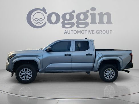 Used 2025 Toyota Tacoma SR RWD image 3