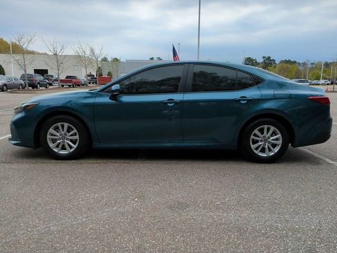 Used 2026 Toyota Camry LE image 7