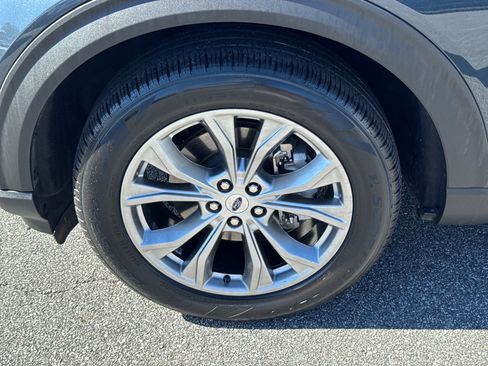 Used 2022 Ford Explorer Limited w/ Equipment Group 301A image 11