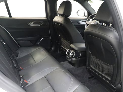 Used 2022 Alfa Romeo Giulia Sprint image 19