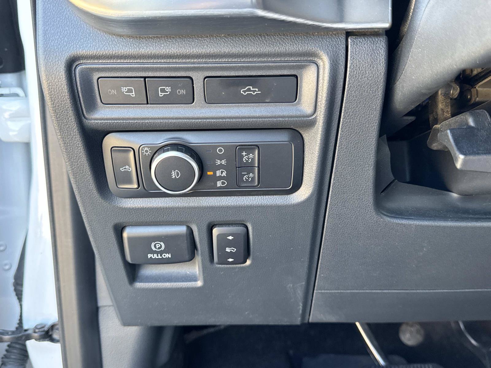 Used 2022 Ford F150 Lariat w/ FX4 Off-Road Package AWD/4WD image 27