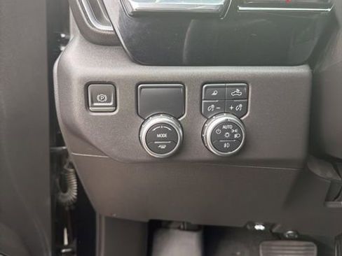 Used 2024 GMC Sierra 1500 SLT image 16