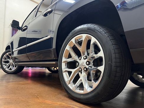 Used 2018 Cadillac Escalade ESV Premium Luxury AWD/4WD image 45