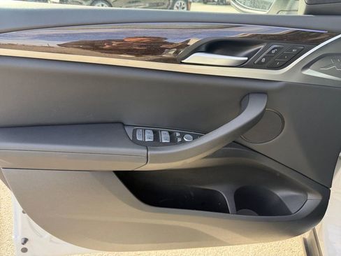 Used 2024 BMW X4 xDrive30i image 11