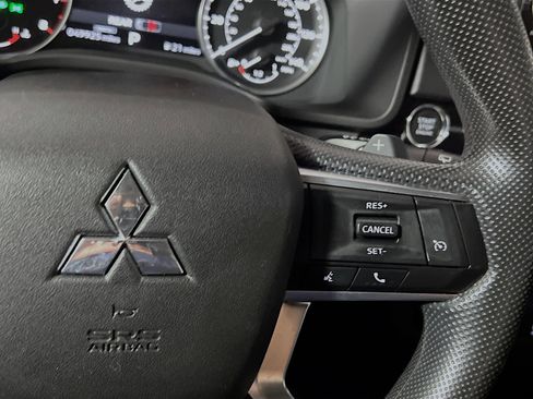 Used 2022 Mitsubishi Outlander ES image 20