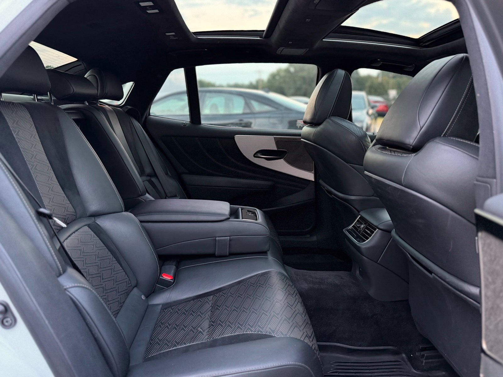 Used 2020 Lexus LS 500 F Sport AWD/4WD image 41
