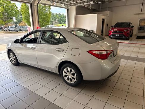 Used 2016 Toyota Corolla L FWD image 3