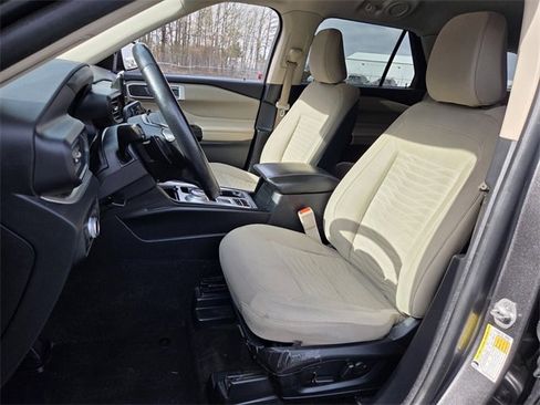 Used 2020 Ford Explorer XLT w/ Class III Trailer Tow Package image 5