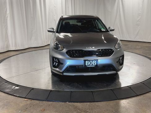 Certified 2022 Kia Niro LX image 5