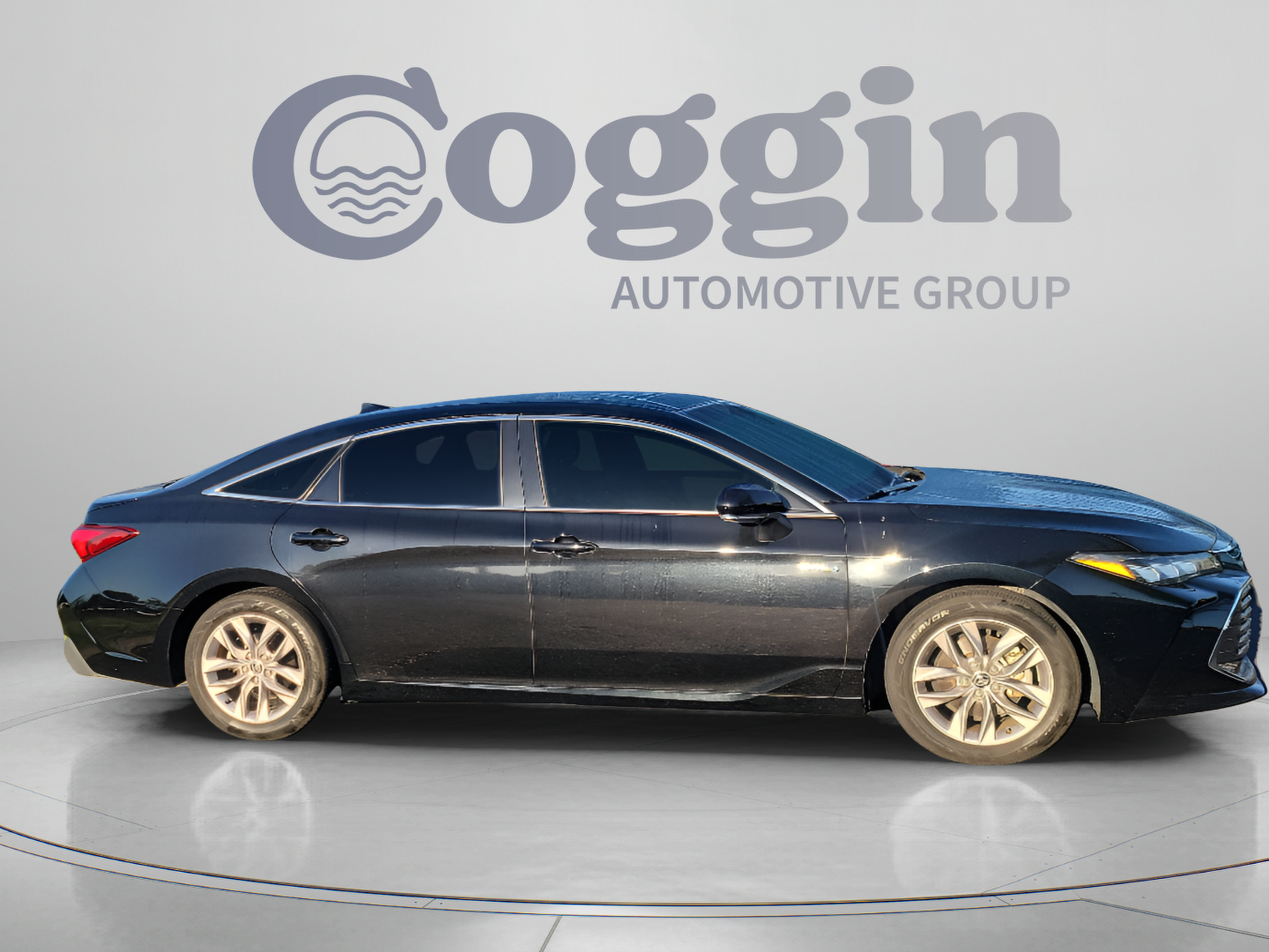 Used 2021 Toyota Avalon XLE w/ Moonroof Package FWD image 8