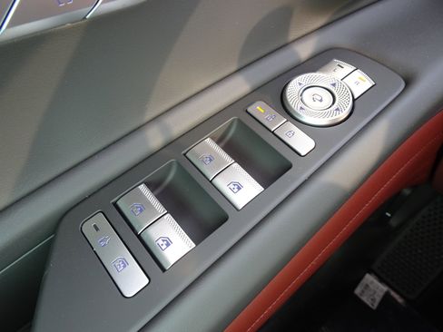 New 2025 Genesis GV80 3.5T Prestige image 17