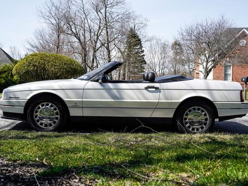 Used 1993 Cadillac Allante FWD image 1