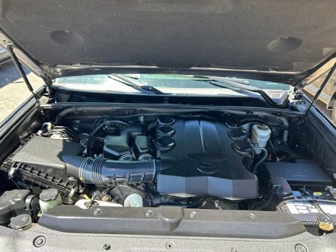 Used 2018 Toyota 4Runner SR5 w/ Convenience Package RWD image 13