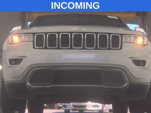 Used 2019 Jeep Grand Cherokee Limited image 3