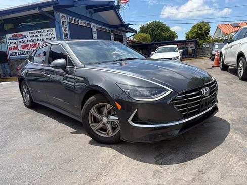 Used 2023 Hyundai Sonata SE FWD image 2