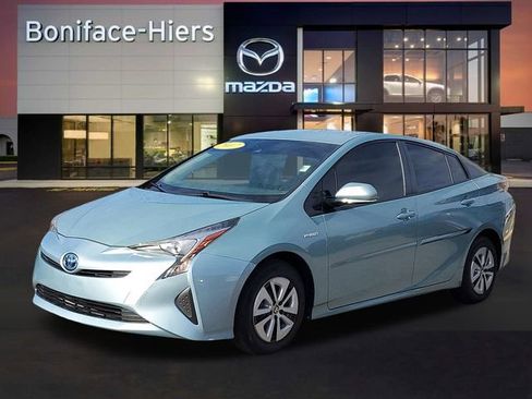 Used 2017 Toyota Prius Two image 2