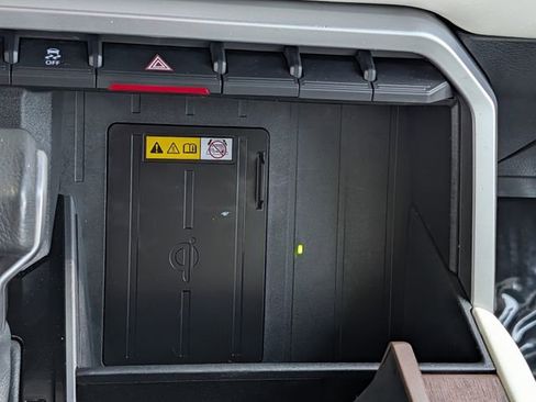 Used 2023 Toyota Sequoia Capstone RWD image 17