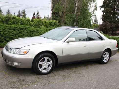 Used 1999 Lexus ES 330 FWD image 1