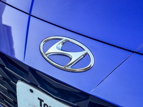 Used 2023 Hyundai Elantra Blue image 11