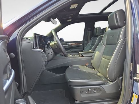 Used 2021 Cadillac Escalade ESV Premium Luxury w/ Driver Assist Tech Package AWD/4WD image 16