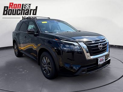 New 2025 Nissan Pathfinder SV