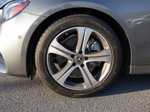 Used 2018 Mercedes-Benz E 300 E 300 image 5