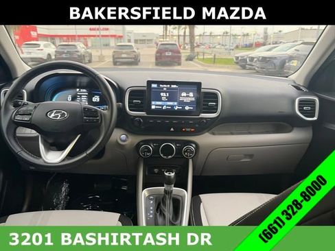 Used 2025 Hyundai Venue SEL image 12