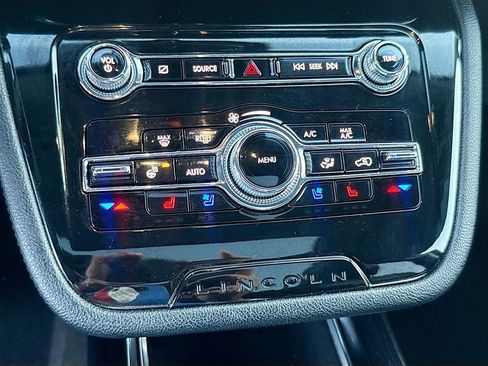 Used 2022 Lincoln Corsair Reserve w/ Equipment Group 201A image 17