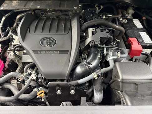 Used 2025 Toyota Highlander LE FWD image 29