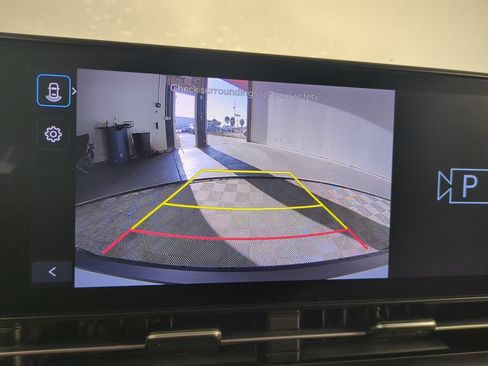 Used 2025 Hyundai Kona SEL FWD image 24
