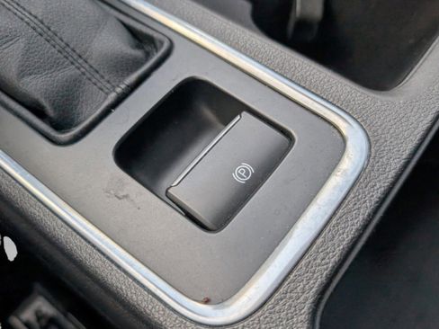 Used 2019 Ford Escape SEL image 43