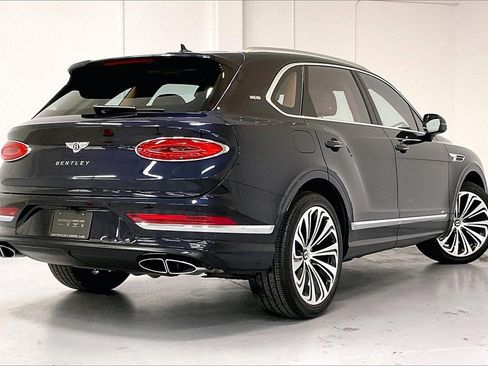 Used 2022 Bentley Bentayga image 4