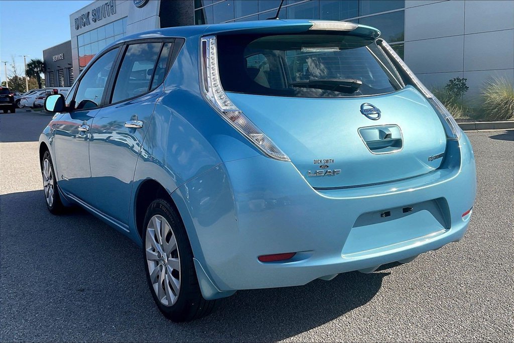 Used 2015 Nissan Leaf S w/ Charge Package FWD image 4