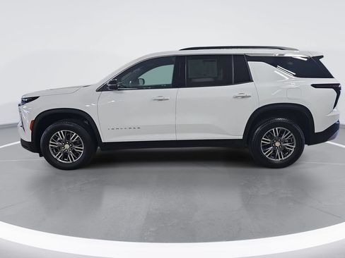 Used 2025 Chevrolet Traverse LT AWD/4WD image 7